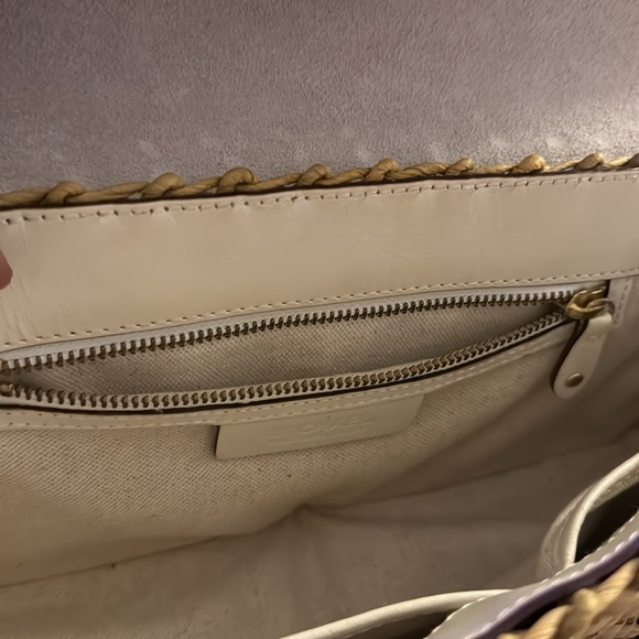 Michael Kors Santorini East West Straw. Strap need repaired - Picture 5 of 5